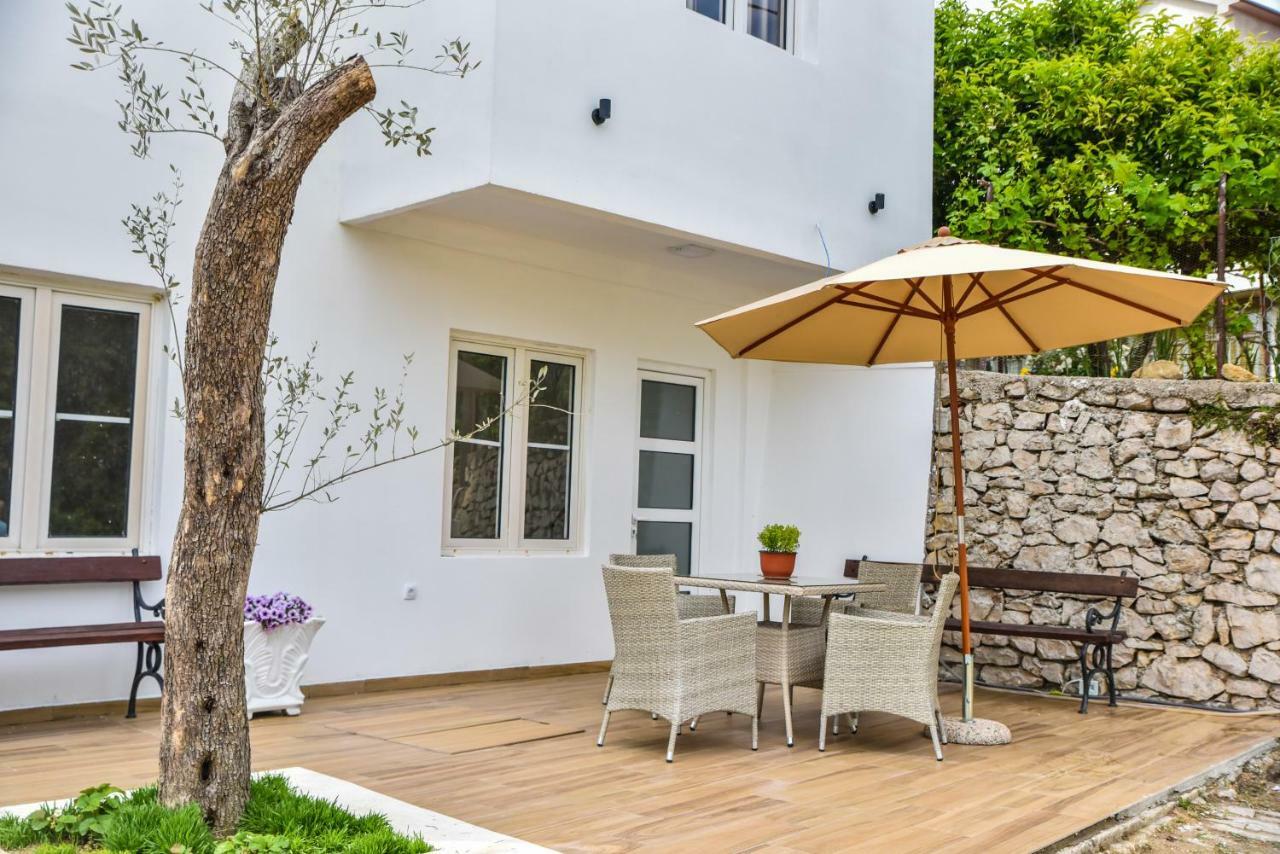 Apartments Blue Heaven Улцинь Екстер'єр фото